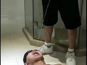 亚洲人尿吐 asian abusive gay sex videos