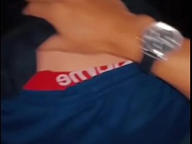在玫瑰与玫瑰之间喝了几杯后，邻居最终操了我 download chinese gay porn videos