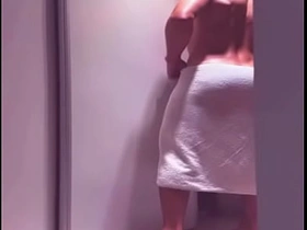 在淋浴间撞见醉酒好友帮他发泄郁闷 hottest gay sex videos asian