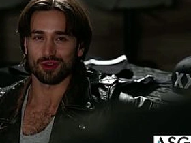 隔壁工作室 - 毛壮男模被纹身老板干趴 gay porn austin wolf asian