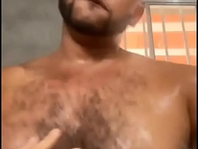 当小受主动偷拍时我就硬了 gay porn massage asian