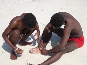 黑人嫩屌Sameul和Wilson无套交媾 hot hd gay porn