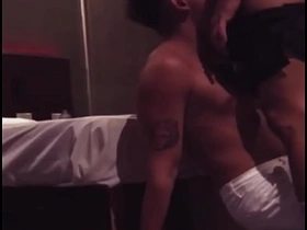 酒店服务员让我用额外小费尝尝他的大屌 shorty j chinese gay porn