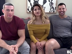 100斤亚裔被两个健美壮汉操烂 hot asian gay sex videos coetaneous