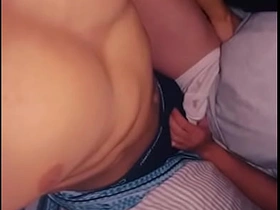 第一次在肌肉邻居家给他口交，最后被他无套内射 asian gay site porn sex videos