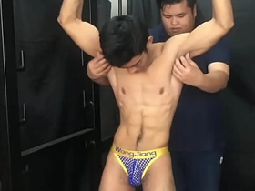 亚裔怕痒男孩 asian school gay porn