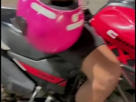 送水工上来喝水 我把我的小穴献给了他 gay asian straight porn