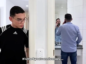 小骚货来帮忙 gay teen japan porn