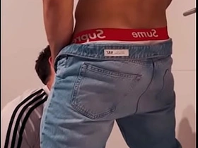 单身派对上的直男男友偷偷在派对角落操我 japanese dad and son blissful porn