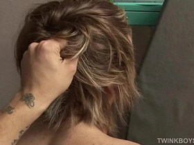 嫩仔Simon和Martin无套交媾 japanese gay force porn