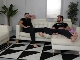 周六晚上被说服的直男 porn gay hot teen