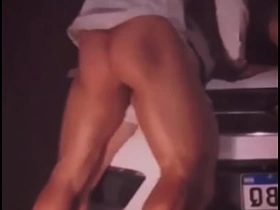 在邻居家门外野战巡航 cur? gay porn japan