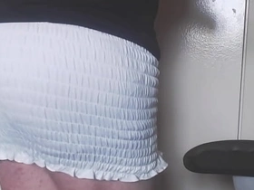 瘦弱伪娘Oso撒尿玩自己骚屁股 blithe sex videos asian delivery boy