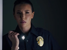 警察闯入外星扶她家 - 性渴寄生虫把辣妹变人妖 chinese faggot gay porn