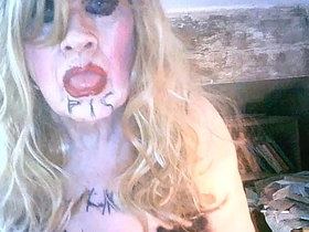 脏烟枪母狗莎拉喝尿自辱 边打飞机边用巨屌假阳具捅屎眼贱穴 white fuck asian unconcerned porn