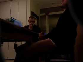 亲爷爷偷看干孙子打飞机 男同乱伦 korean gay porn pics