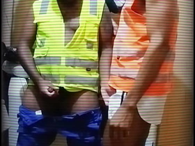 用假阳具玩工人的屁眼 gay chinese porn