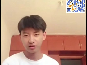 亚裔男孩镜头前射精 gay coition videos asian man