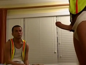 老爹性档案: 菜鸟Felix Andrews的紧穴吞下Richie Sabatini和Andrew Justice的肥屌 boyfriendtv chinese gay porn