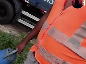 一边等卡车装货一边打飞机 two dl chinese stand up gay porn