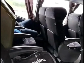 公交上发骚被偷拍 众人围观录像 gay porn asian uncle