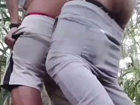 在隐秘公园小径上被爆菊 porn gay asian black