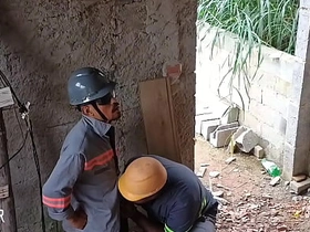 电工说就爱捅助手屁眼往里猛操 gay japanese porn website