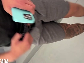 在健身房回来的路上在楼梯间给朋友口交 hot elated india porn