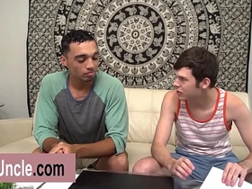 俊美的达科塔那光滑的屁股被干爆了 gay chinese porn dick