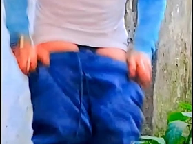 可爱伪娘户外玩乐和撒尿合集 asian gay porn black