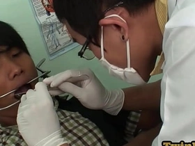 医生以传教士体位检查并内射亚洲嫩男 asian tickle gay porn