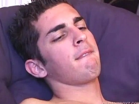 年轻的德文撸出精液然后吃掉 young gay asian sex videos