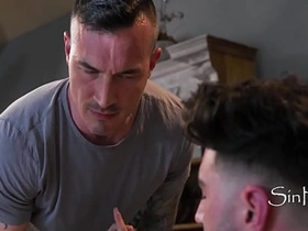 蒙眼男以为是他女友在口交...其实是基佬同事偷拍的全过程 live chinese gay porn