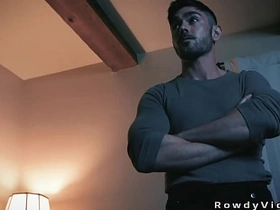 沉迷游戏的直男第一次被肛交 asian gay fling sex videos