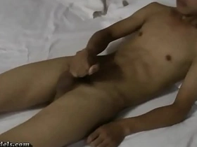 亚洲大屌男孩自慰 big chinese blissful thug porn