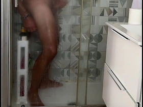 被抓到在淋浴时打飞机 射精猛烈 真实高潮 —— 被偷窥 asian unconcerned sounding porn