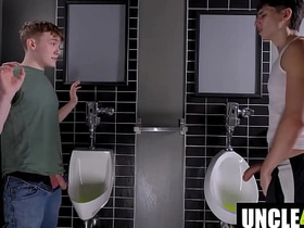 你他妈看什么看 安吉尔·埃利亚斯 slim chinese gay teen porn