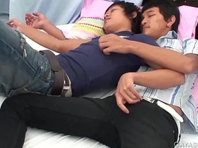 亚裔高尔夫与波利族小便无套 japan cute gay porn