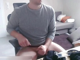 直播中命令男人用自己屁眼里的玩具深喉 chinese salami jubilant porn