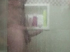 各位！我叔住我家偷拍到他干这事！ malaysia chinese gay porn