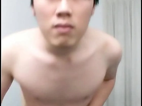 可爱的亚洲小鲜肉打飞机 asian gay student porn