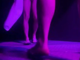 健身房公共淋浴间抓拍素人-一个硬了打飞机速射走人 另一个在撒尿 korean gay porn in its entirety