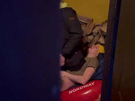 继父偷看继子和他男友躲起来做爱 gay coupling asian porn