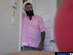 家庭嫩肉 - 和熊系继父共度情人节 gym gay sex videos asian