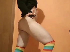 屁眼塞四颗网球？老娘现在做得到了！！！ japanese gay porn freeze