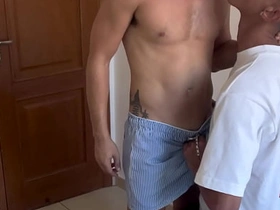 大鸡巴坐上去爽翻了 chinese gay porn gaydar