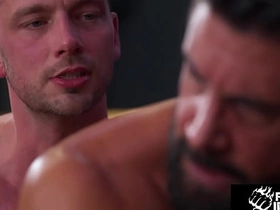 Damon Heart和Justin Jett在FistingInferno的重口拳交片 hot china gay porn