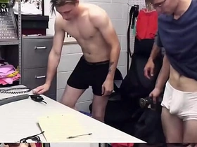 少年犯系列-叛逆小子扎克被淫荡警官深喉爆菊 chinese swimmer gay porn