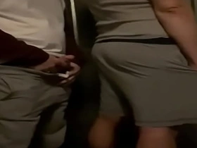 深夜空街，喝多了…我决定尿在嫩鸡室友身上找乐子 :P japanese cur? porn gay