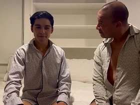 这小年轻从没尝过残疾大哥的巨屌 korean dirty talk gay porn